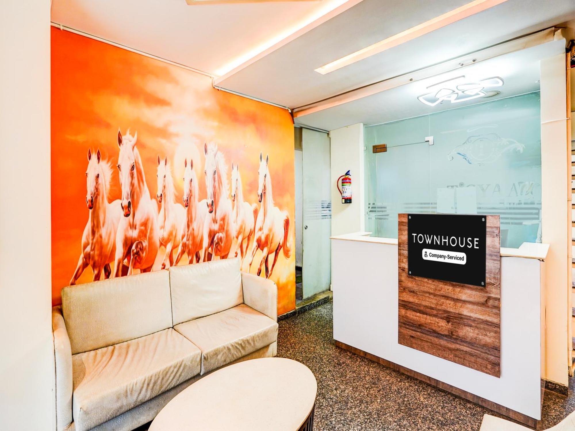 Super Townhouse Pitampura West Enclave Hotel Delhi  Eksteriør billede