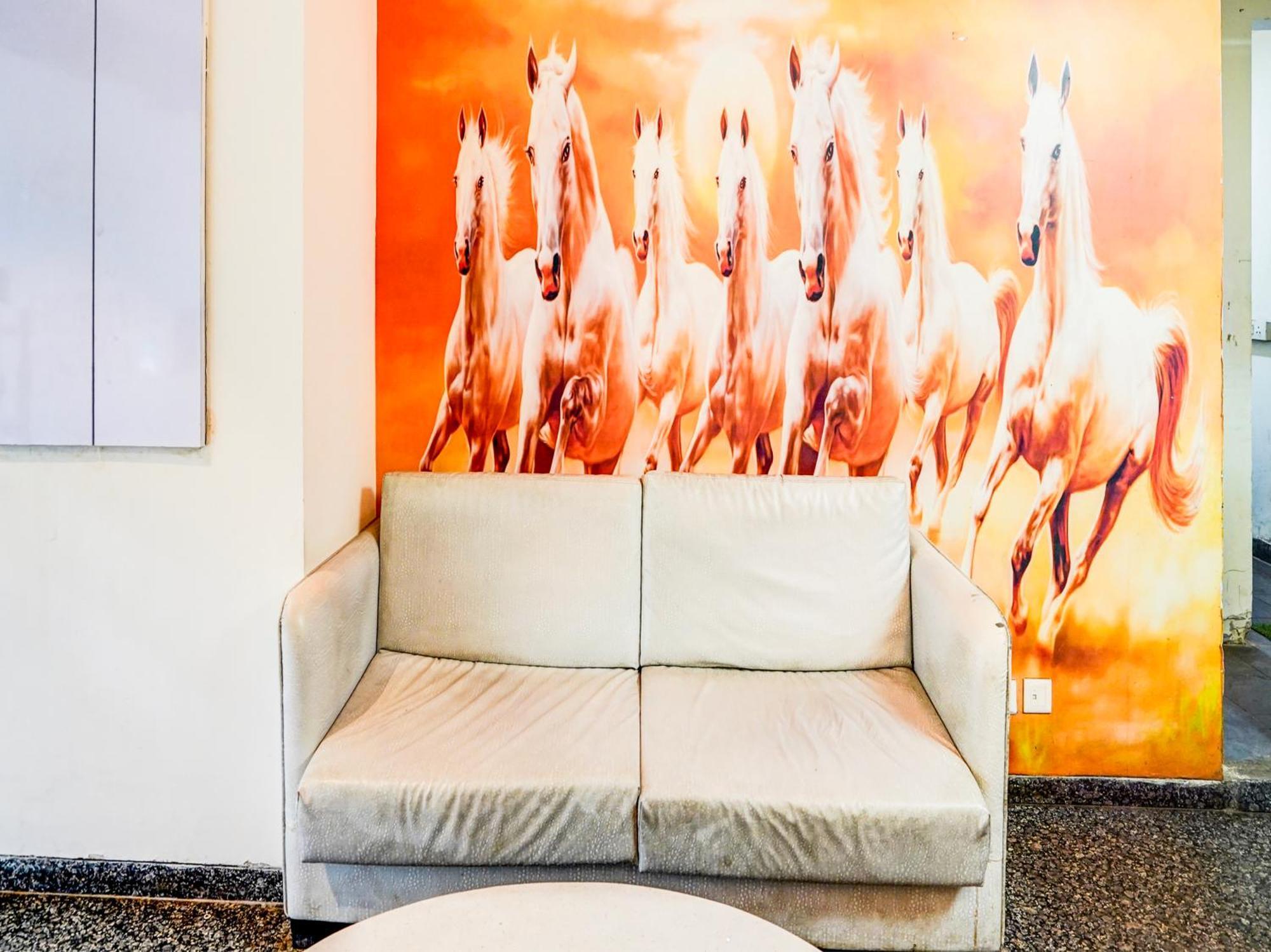 Super Townhouse Pitampura West Enclave Hotel Delhi  Eksteriør billede