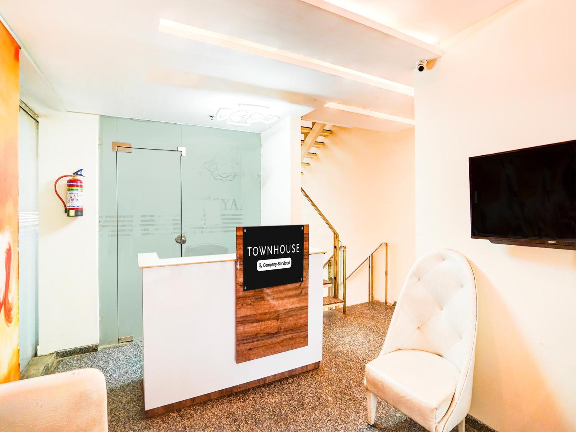 Super Townhouse Pitampura West Enclave Hotel Delhi  Eksteriør billede
